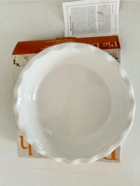 Cooking Classics | 10.5-inch White Stoneware Pie Dish